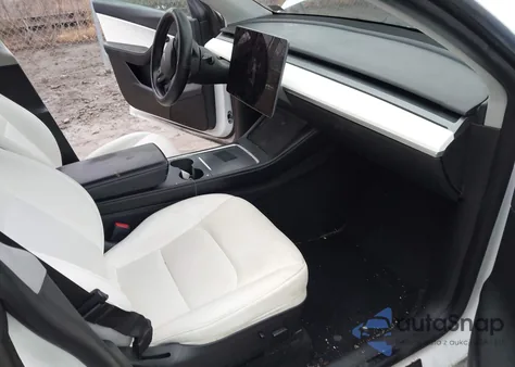 2022 Tesla Model Y Long Range Dual Motor All-Wheel Drive z USA, uszkodzony, nr VIN 7SAYGDEE6NF436924